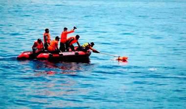 Rescatan a once náufragos hondureños en el mar Caribe