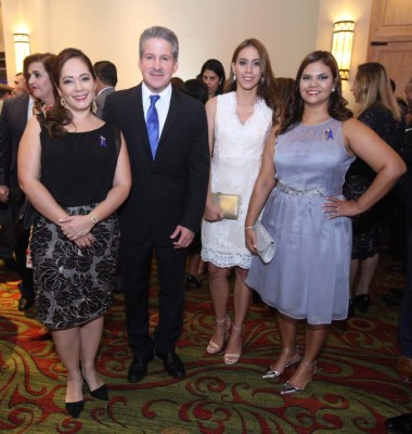 Los invitados a la fiesta de independencia de EEUU en Honduras