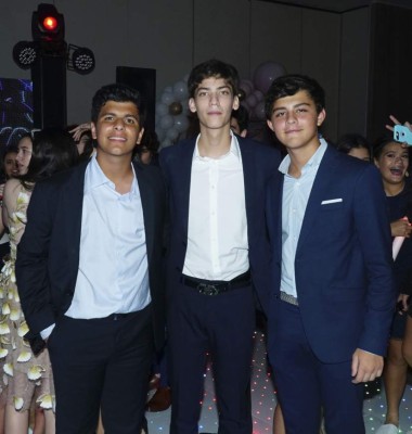 Felicidad por la quinceañera Natalia Sofía Panayotti