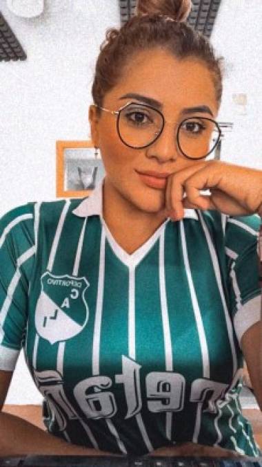 Faizuly Martínez ha incendiado las redes sociales en Colombia. Esta presentadora y reportera ha cumplido una ardiente promesa que hizo en su perfil de Twitter.