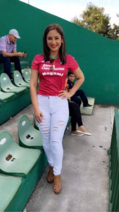 Pamela siempre acompaña a Diego Reyes en el estadio cuando defiende los colores del Marathón y la Bicolor.