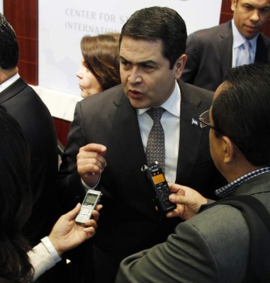 Presidente de Honduras aboga por reencuentro de padres con sus hijos
