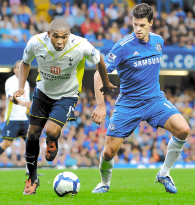 Salida de Maynor Figueroa del Wigan es inminente