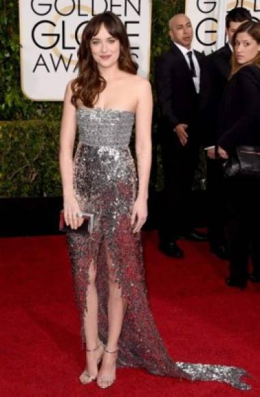 Dakota Johnson en 2015 luciendo un Chanel en los Globos de Oro.<br/>