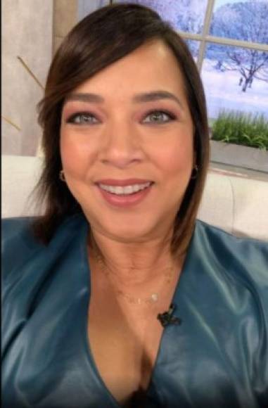 Adamari López, presentadora de Un Nuevo Día, se recluyó en casa después de conocer que había estado expuesta al virus.