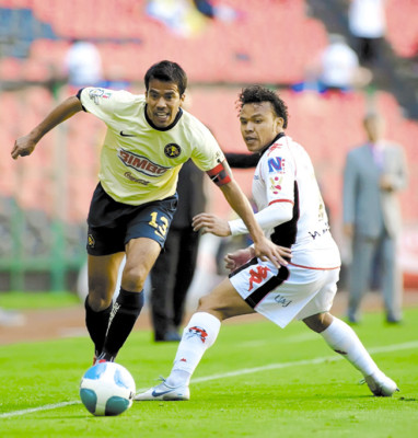 Salida de Maynor Figueroa del Wigan es inminente