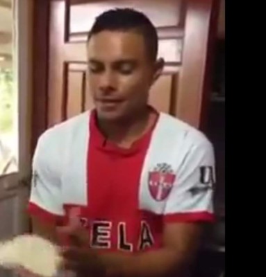 Video: Futbolista hondureño demuestra sus dotes para hacer baleadas