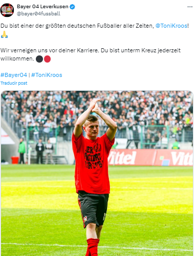 “Nos inclinamos ante su carrera. Siempre eres bienvenido bajo la cruz”, fue el mensaje del Bayer Leverkusen.