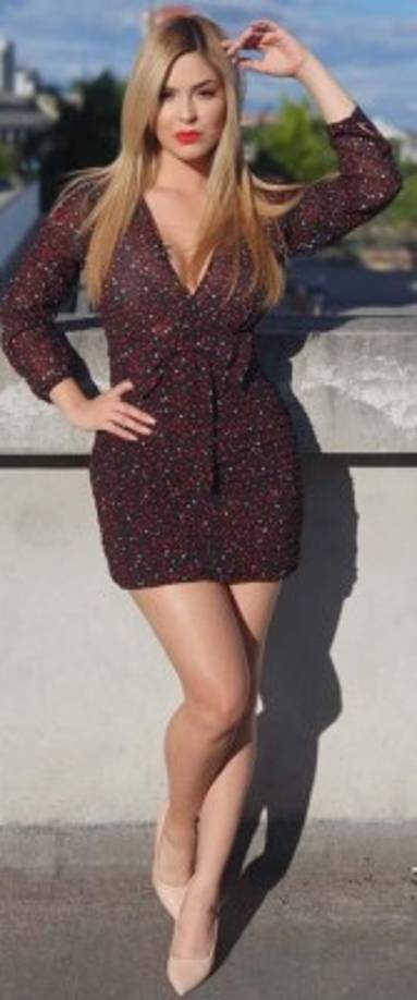 La chica Villatoro es una joven con una agenda apretada: 'Estudiamos Administración de Empresas, mis horarios clase son repartidos en la mañana y noche al salir del programa', comentó.