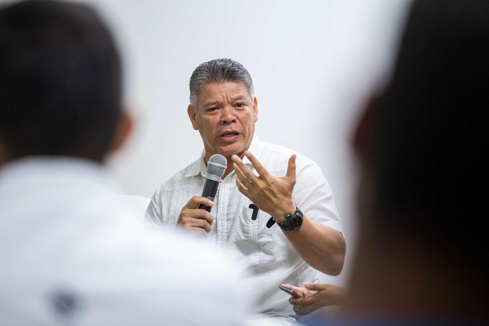 Omar Menjivar: “Agregó subtítulos a un video sin audio, donde el guión y la narrativa fue creada”