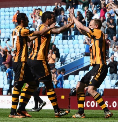 El Hull City de Maynor Figueroa pierde, pero acaricia la salvación