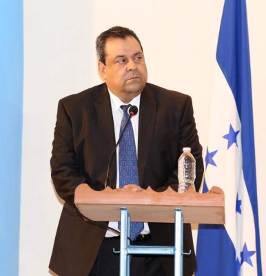 Hay varios candidatos para el TSC con experiencia de hasta 30 años