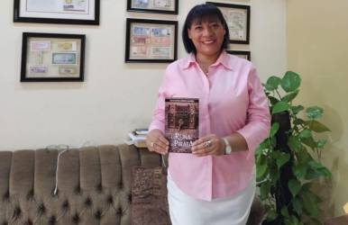 Silvia Loredo presentará su nuevo libro en Roatán