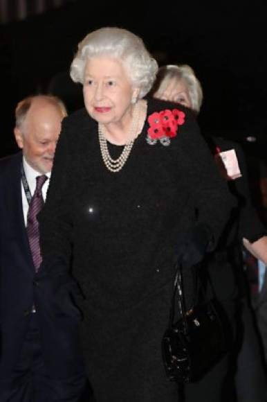 La reina Isabel II disfrutó de la interpretación de famosos cantantes como James Blunt, Leona Lewis y Jeff Goldblum, que actuaron junto a la Banda Central de la Royal Air Force y la Banda de HM Royal Marines.<br/>