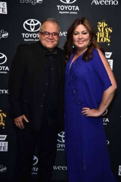 El director ejecutivo de People en Español, Armando Lucas Correa y la publicista Monique Manso.