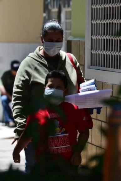 El presidente de Honduras, Juan Orlando Hernández, declaró este jueves el 'estado de emergencia sanitaria' por coronavirus. Por lo que, los hondureños buscan protegerse del virus de Wuhan que se originó en China y que mantiene en alerta al mundo.