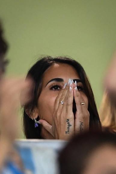 La chica de Lionel Messi estaba muy nerviosa en el estadio Áhmad Bin Ali de Qatar.