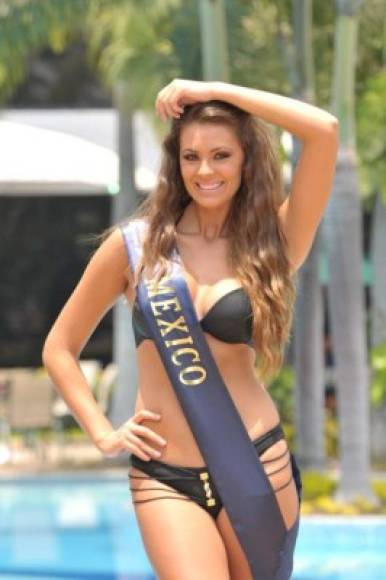 Carrillo comenzó su carrera en el mundo del modelaje al competir en Nuestra Belleza Jalisco donde obtuvo su pase para participar en el concurso nacional de belleza que la llevó al Miss Universo.