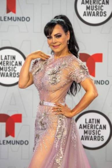 Así lució Maribel Guardia en la reciente entrega de los premios Latin American Music Awards.
