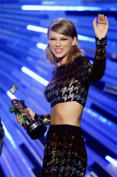 Taylor Swift aceptó el premio como mejor video pop por 'Blank Space'.