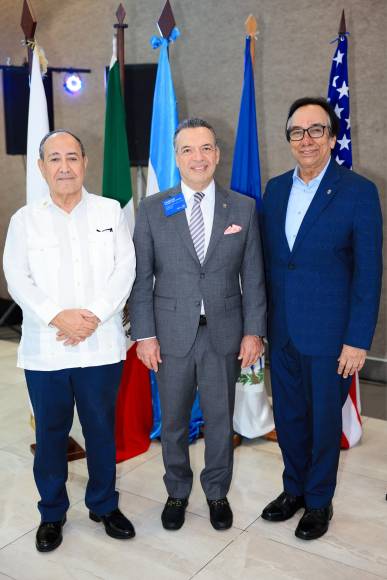 Max Morales, Salvador Rizzo y Victor M. Rodríguez