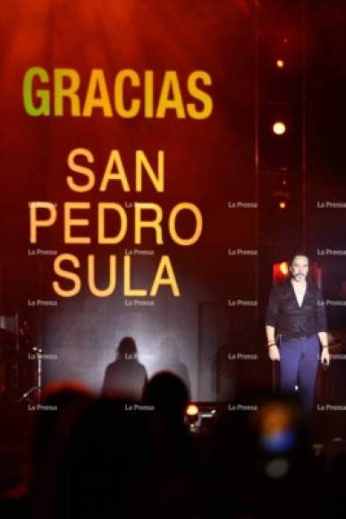 'Honduras merece algo mejor. Es un país muy amoroso, gracias por eso. Cantémosle al amor por lo menos dos veces al día', fueron las palabras con las que concluyó Solís.