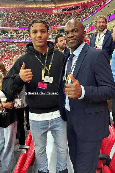 ¡Momento especial! ‘La Pantera‘ viajó a Doha para ver el cierre del Mundial acompañado de su hijo mayor David Suazo.