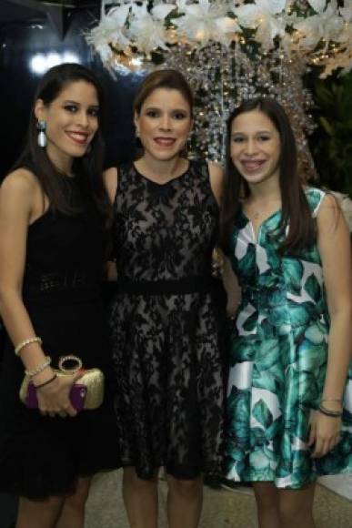 Isabela, Pamela y Sofía Rivera.