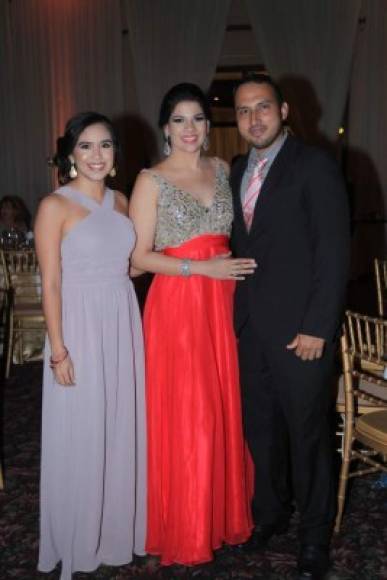 Ivanna Coto, Alejandra Barrios y Sergio Reyes.