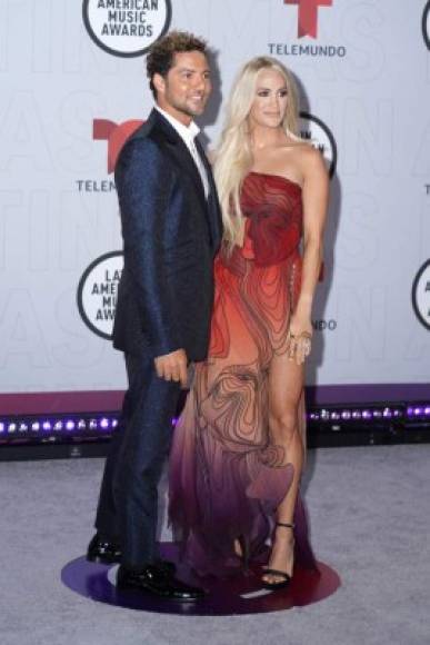 Los cantantes David Bisbal y Carrie Underwood asistieron juntos a los Latin American Music Awards.