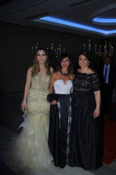 Susy Kharoufeh, Perla y Karla Handal.