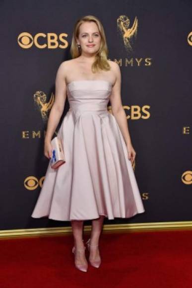 LOS ANGELES, CA - SEPTEMBER 17: Actor Elisabeth Moss attends the 69th Annual Primetime Emmy Awards at Microsoft Theater on September 17, 2017 in Los Angeles, California. Frazer Harrison/Getty Images/AFP