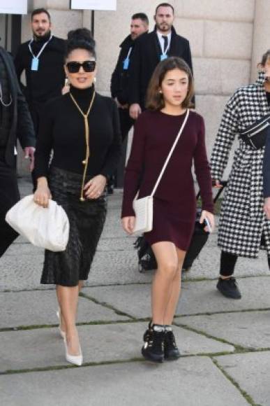 6- La hija de Salma Hayek y y el magnate francés François-Henri Pinault, Valentina Paloma con solo 12 años ya cuenta con una fortuna de $12 millones de dólares.