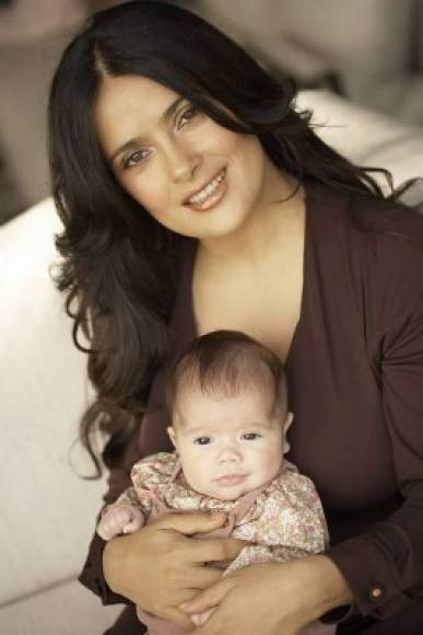 Salma Hayek ► La veracruzana dio a luz a Valentina Paloma a los 41 años de edad.