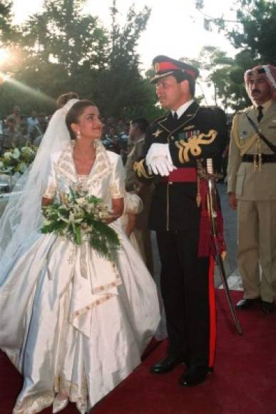 8. Rania al Yassin<br/><br/>Se casó con el Príncipe Abdullah de Jordania el 10 de junio de 1993<br/>