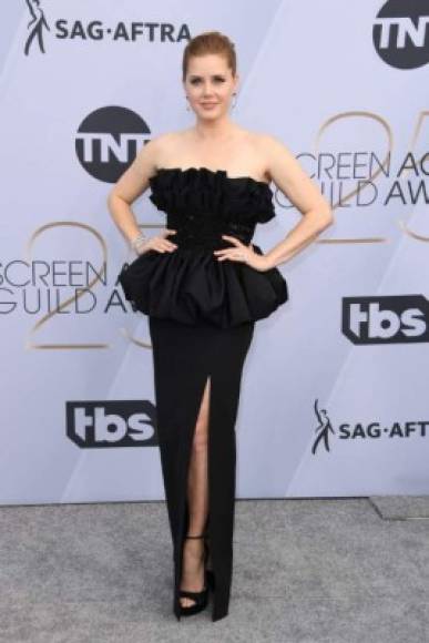 Amy Adams, nominada esta noche a mejor actriz de reparto por la cinta Vice y mejor actriz en una miniserie o cinta para TV por Sharp Objects.