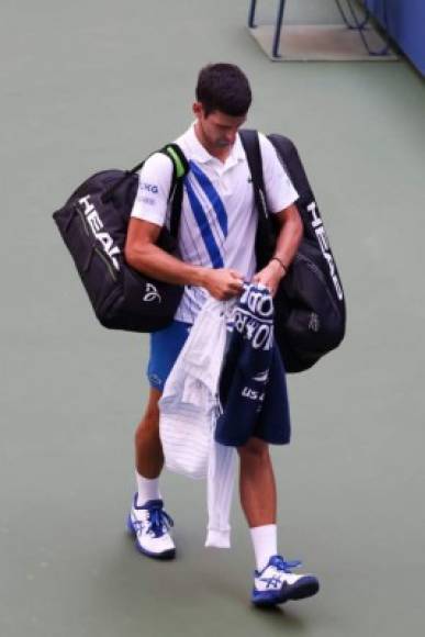 Djokovic es uno de los pocos jugadores que han sido descalificados de un torneo individual masculino en un Grand Slam desde que John McEnroe fue expulsado del Abierto de Australia en 1990.