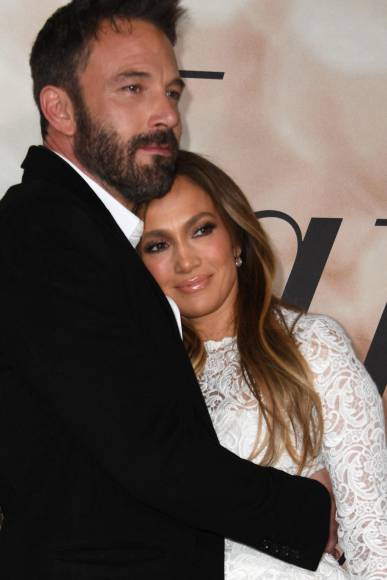 ¡Muy enamorados! Las tiernas fotos de Ben Affleck y Jennifer López en la premier de “Marry Me”