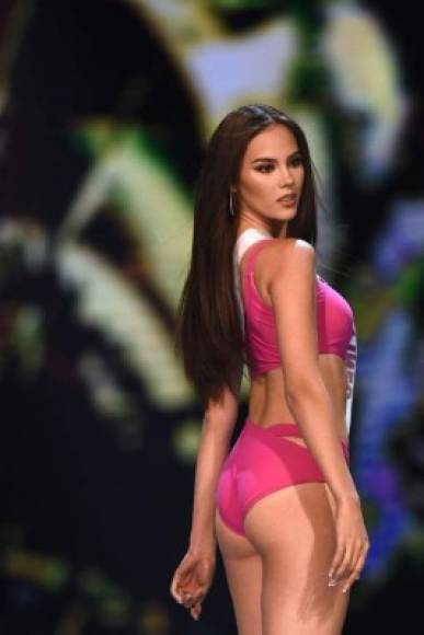 Catriona lanzó este año el tema titulado 'Estamos en esto juntos', el cual habla sobre cómo ayudar a los niños más necesitados. De ganar esta noche sería la tercera participante de Filipinas en ganar el Miss Universo.