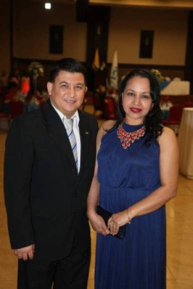 Jesús Fiallos y Karla Flores.