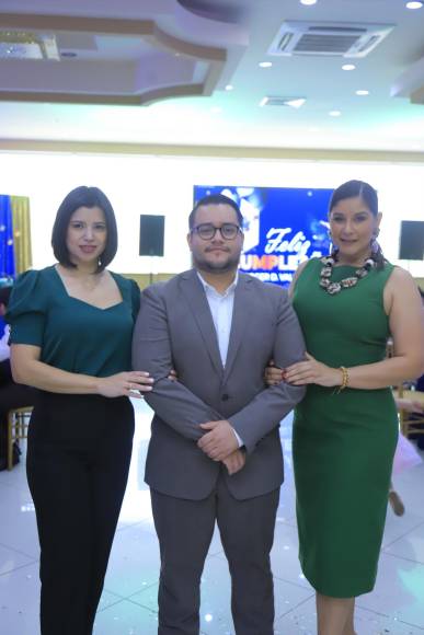 Arely Ponce, Josías Guzmán y Ruth Arita