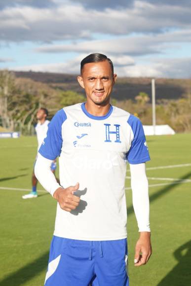  Diego Reyes fue convocado de emergencia a la selección de Honduras. El atacante de la Real Sociedad tuvo que viajar vía aérea desde la zona norte del país y se trasladó directamente al CAR y así ponerse a las órdenes del timonel argentino.