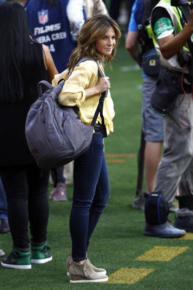 Suzy Kolber - La reportera, coproductora y presentadora de deportes de fútbol americano de ESPN.