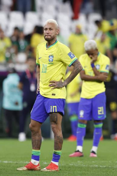 Neymar anotó un gol en la prórroga, pero no le ajustó. El crack de Brasil rompió en llanto.