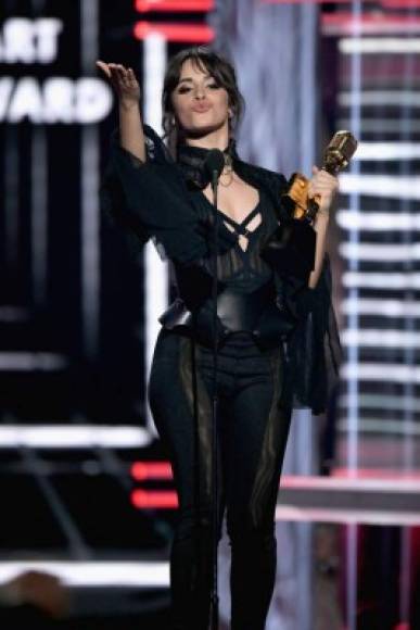 Camila Cabello ganó el Billboard Chart Achievement Award.