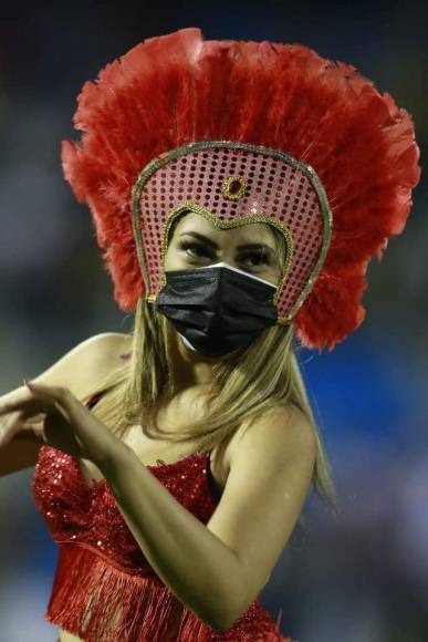 La belleza de la mujer hondureña no podía faltar en la Gran Final del Torneo Apertura 2021-2022.