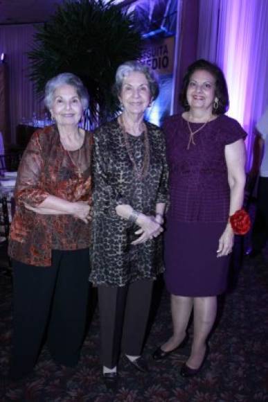 Olga Duaje, Evelyn Canahuati y Blanca Quezada.