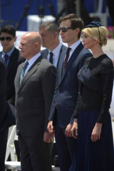 La primera hija estuvo acompañada en todo momento por su esposo, Jared Kushner, también consejero presidencial de Trump.