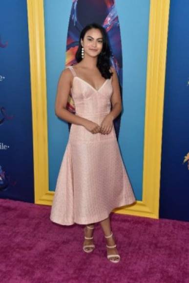 INGLEWOOD, CA - AUGUST 12: Camila Mendes attends FOX's Teen Choice Awards at The Forum on August 12, 2018 in Inglewood, California. Frazer Harrison/Getty Images/AFP