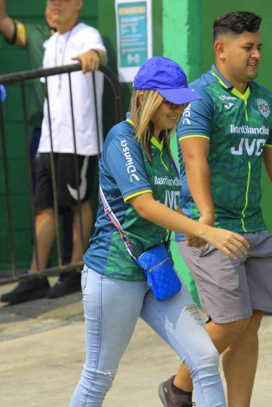 Bellas chicas y susto de jugadores del Motagua en el Yankel